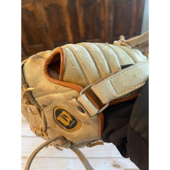 Wilson A2234 Pro Style Ron Guidry Baseball GloveDua Hinge Web LHT - Picture 6 of 11